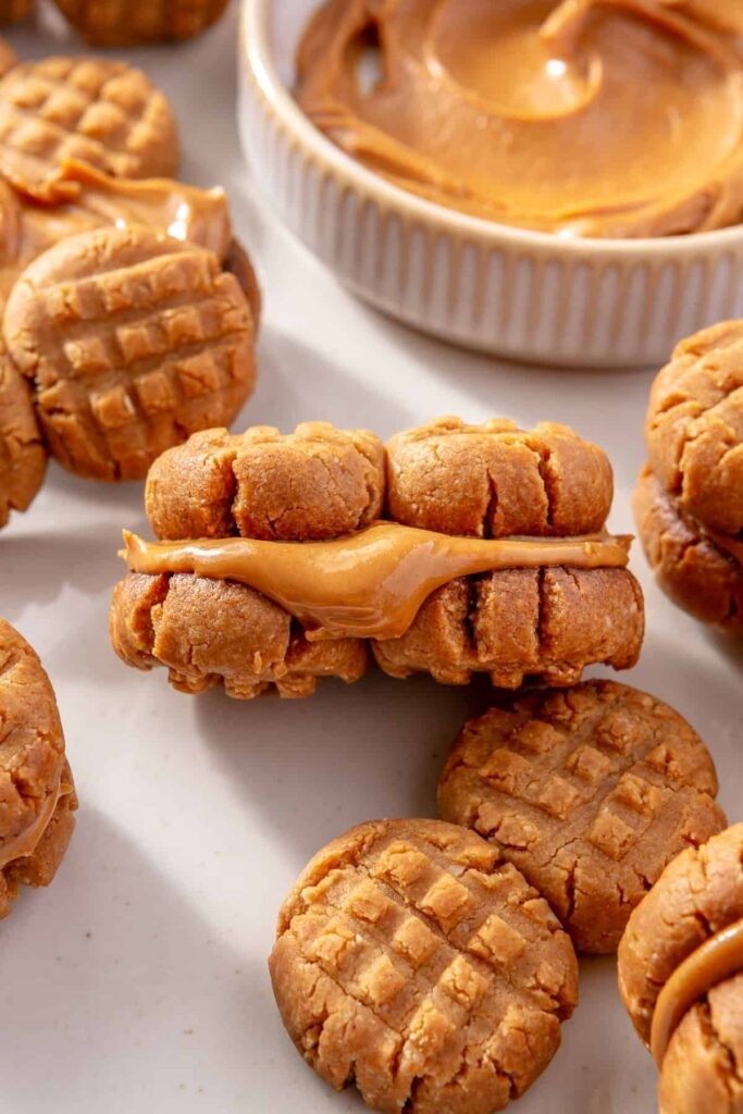 Fıstık Ezmesi Tutkunlarına Özel: Ev Yapımı Nutter Butter Kurabiyeleri